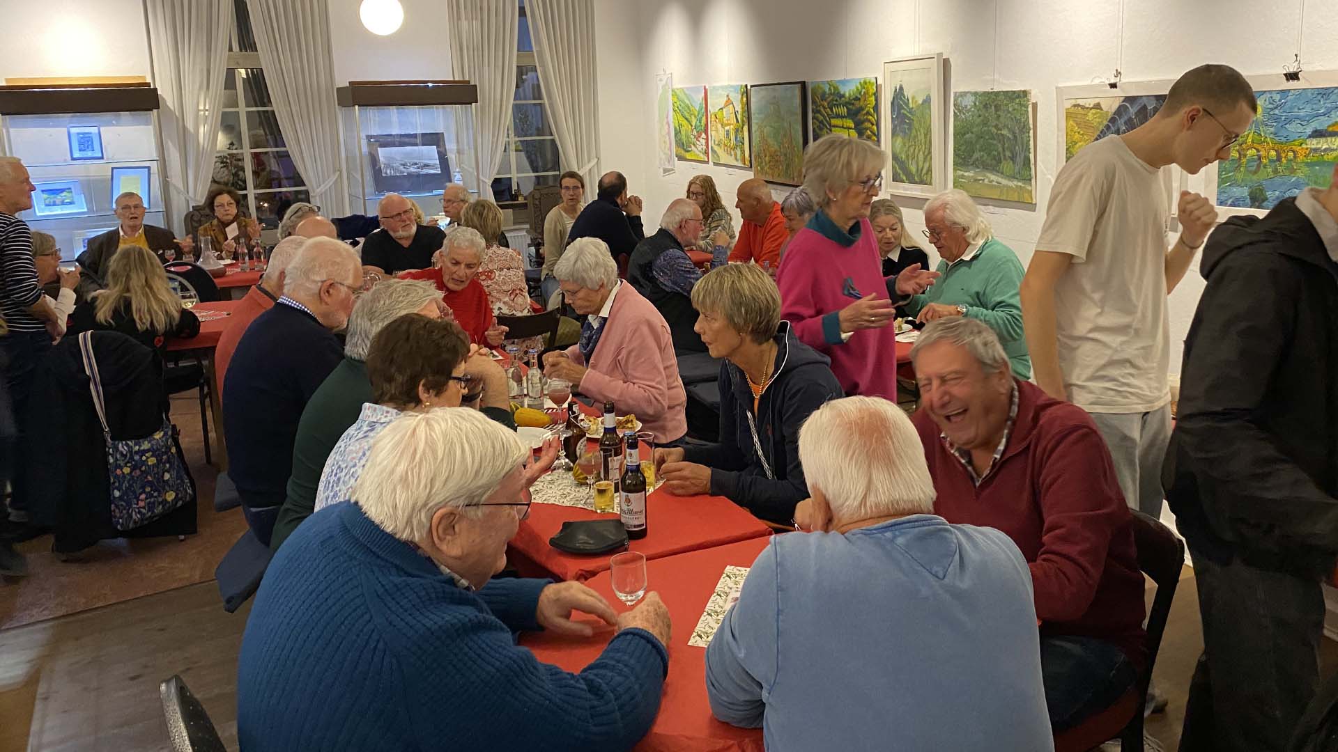 Verkostung des „Federroten der Mauerhexe“ begeistert zahlreiche Besucher