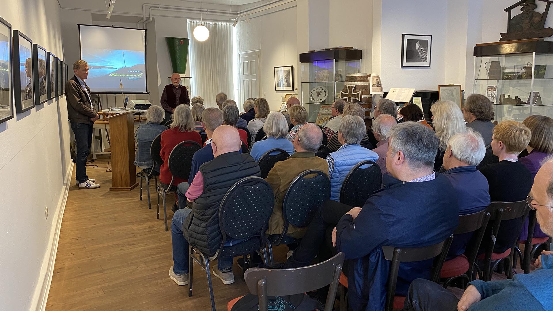 Altes Rathaus gut besucht - Vortrag Rheinromantik von Dan Hummel