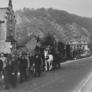 Umzug zum 1. Mai, 1936 oder 1937 (Bild: Alois Maul)